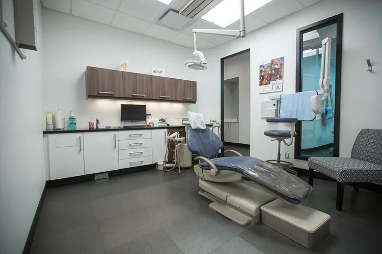 Treatment room at Londonderry Dental Centre II