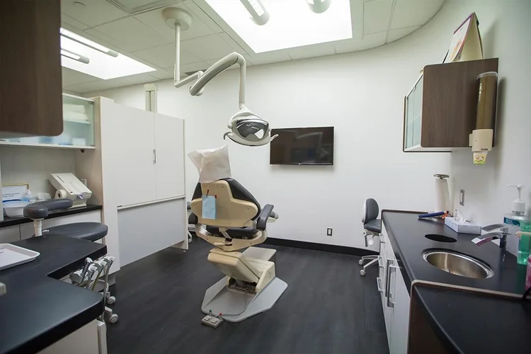 Treatment room at Londonderry Dental Centre II